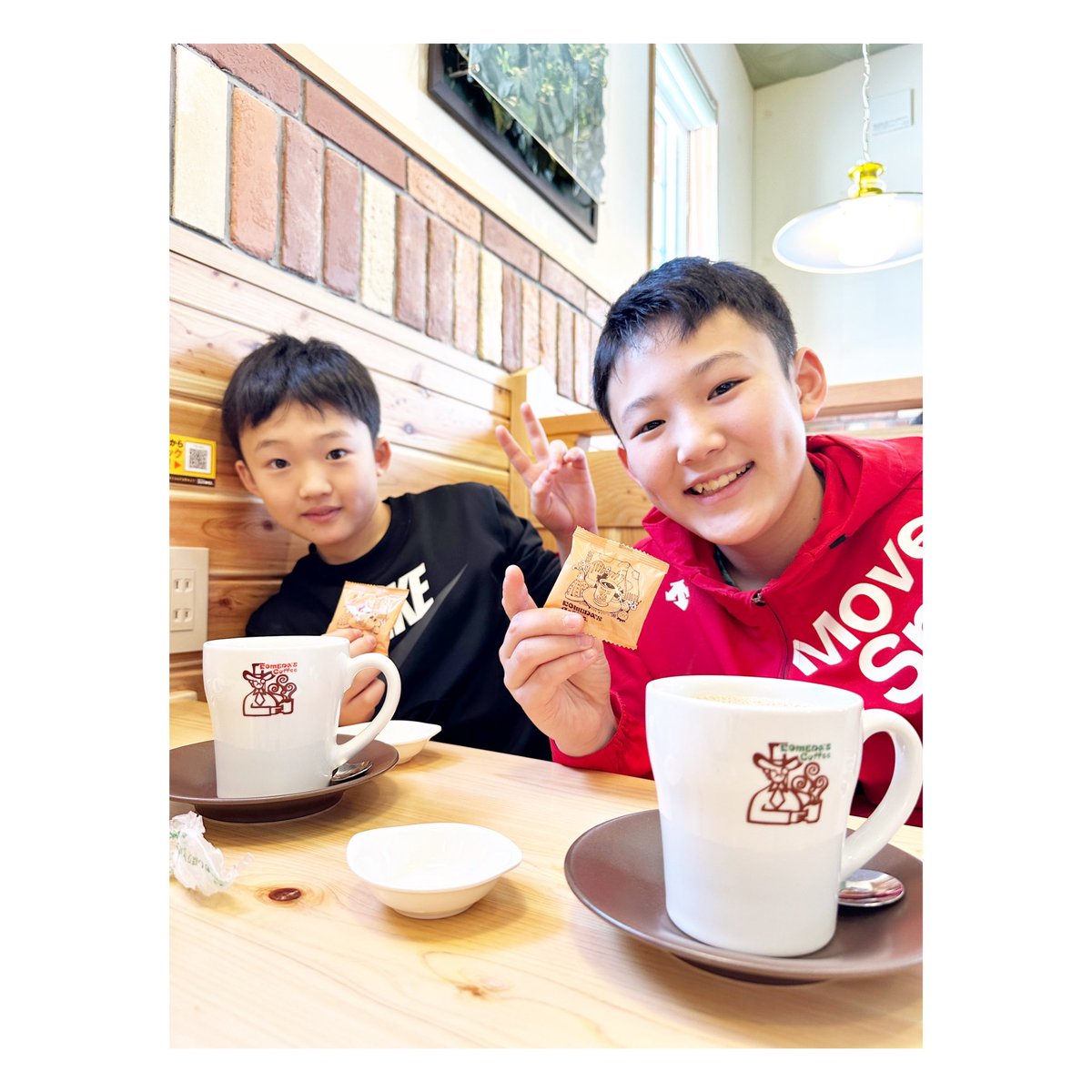 shin_taiko's tweet photo. いよいよ明日から息子たちは学校スタート🏫
気分を変えて残りの宿題をやるために #コメダ珈琲 へ☕️
父は隣でゆっくり仕事します💻 https://t.co/S5PFPwISec