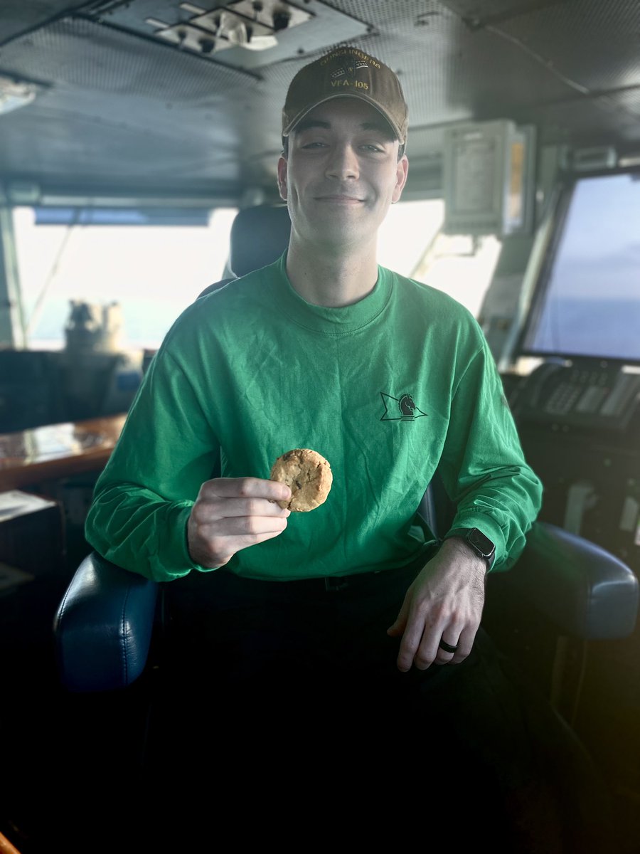 ChowdahHill's tweet photo. Unsuspecting Petty Officer rolls out of rack, told to report to bridge. Handed cookie and put in the captain’s chair. 
Me: Your wife says it’s your anniversary. You call her?
Him: Uh, yessir.
Me: Good man.
Him: Tell her I love her and miss her.
Goes back to night jet maintenance. https://t.co/CHBUwKnjNy