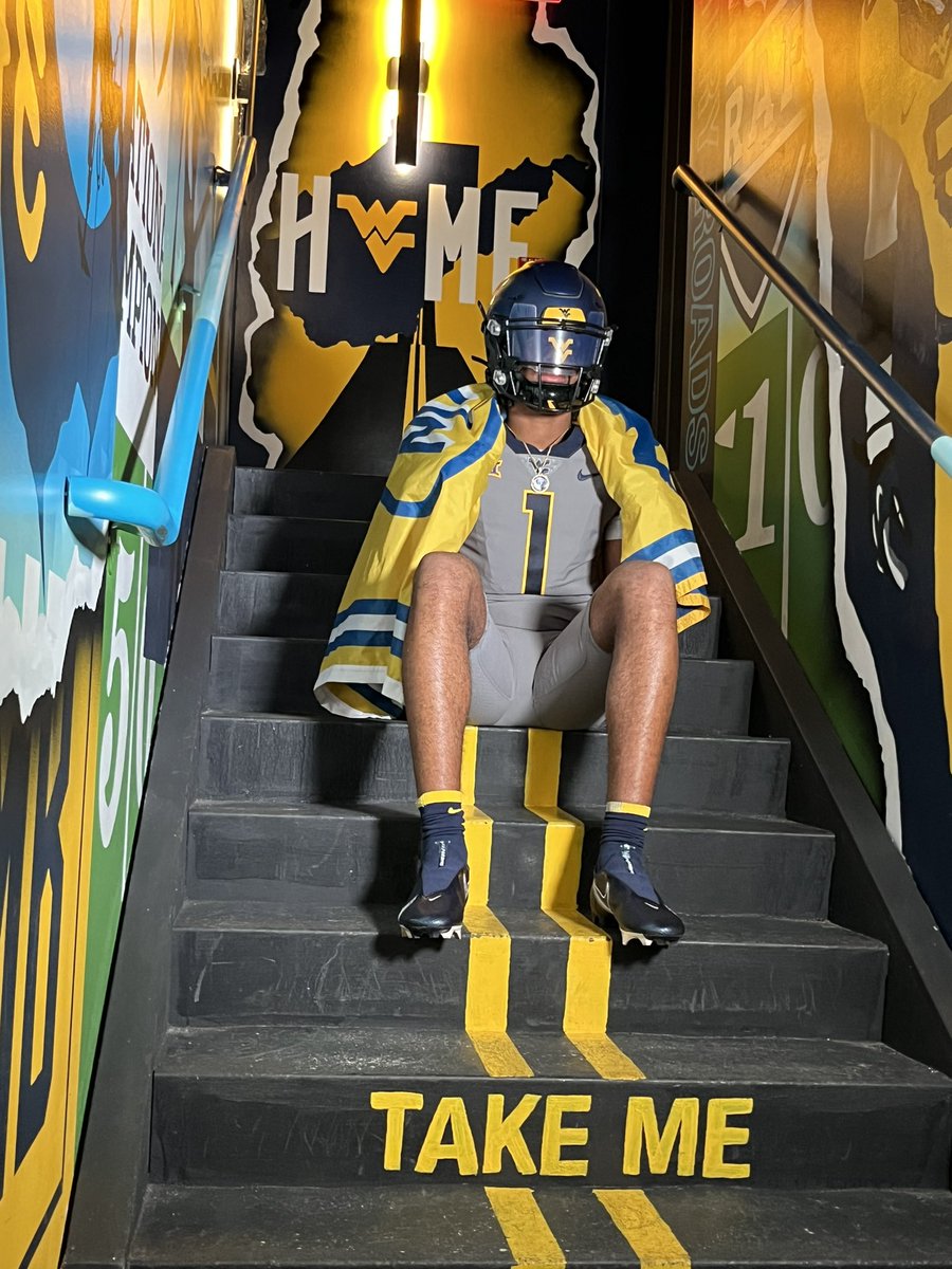 T_mallory10's tweet image. Just got off the phone with MY GOAT TAVON AUSTIN after being offered by @WVUfootball !!! #takemehome25 #BlurrrrrrrrBoyz