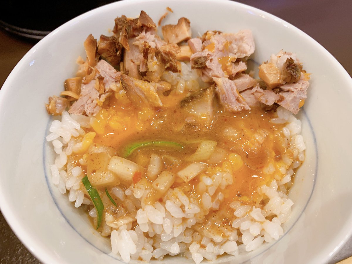 mirait207's tweet photo. 渡辺通りのつけ麺 魚雷天神店にてつけ麺大400g＋味玉🥚＋インドめし🍚

11:20着で待ちなし😍現在17人待ち🤪

つけ麺美味すぎ🤤個人的には兼虎よりも美味いと思う🤔 https://t.co/lNZI4QFFFB