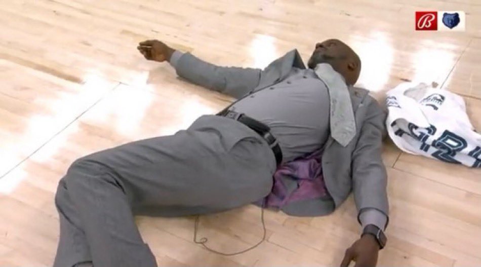 MadeinMemphis1's tweet photo. me every time i get a grizzliesPR tweet notification https://t.co/DzbAsFYOMR