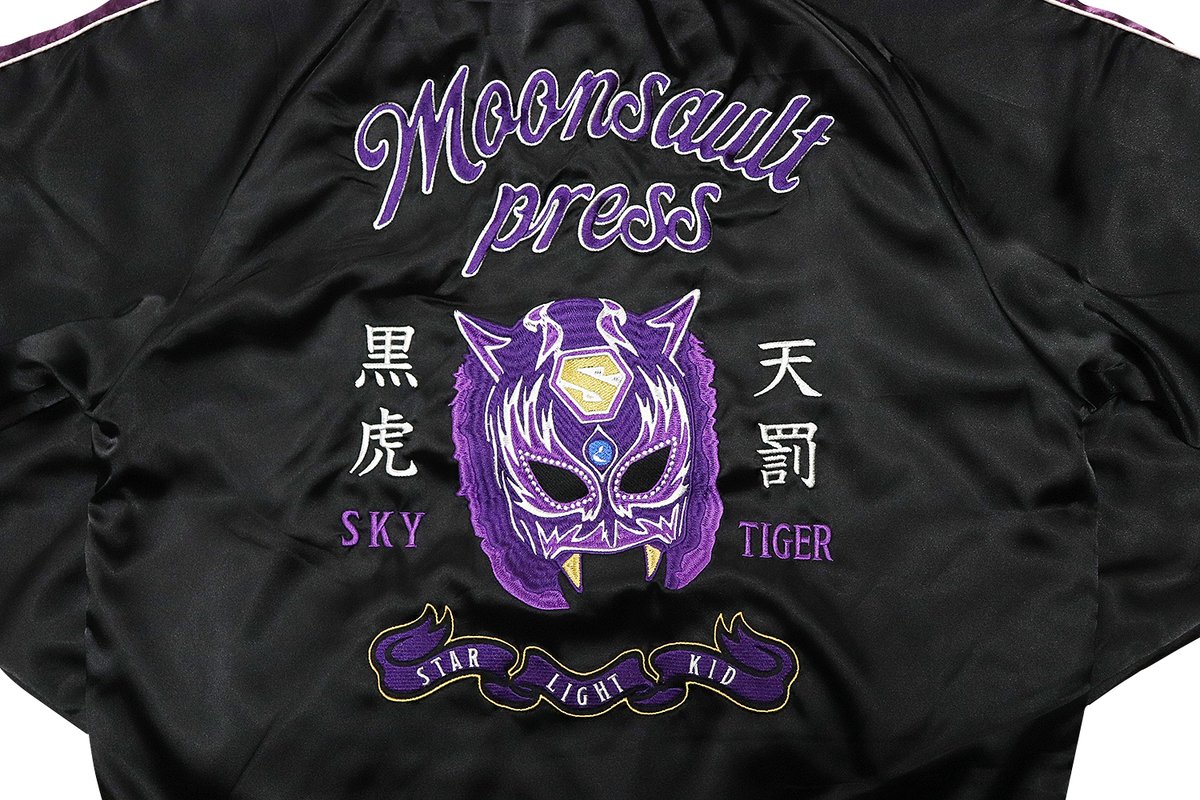 🛒只今より受注開始🛒

２年ぶり‼️
 #SLK 新作スカジャンが完全受注限定で登場😈‼️

背面にSLKのマスクがリアルにデザインされた刺繍😍
ビッグなサイズで、特別感があって最高にカッコイイ☺️‼️
リバーシブル仕様で、一着で二度楽しめちゃうアイテムです👏

🔽詳細はコチラ🔽
wwr-stardom.com/news/20240119-…