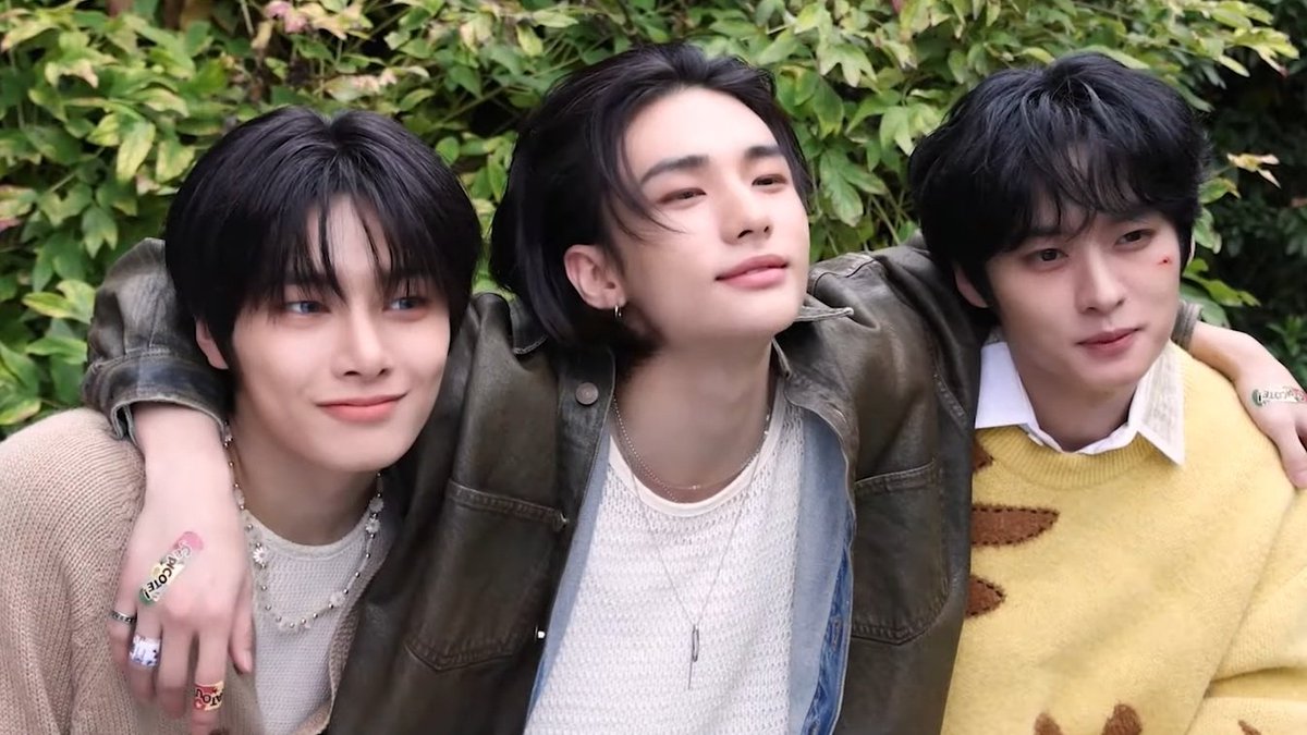 hyunjinpost's tweet photo. hyunjin for stay 4th gen https://t.co/Aq6A5v6LUH