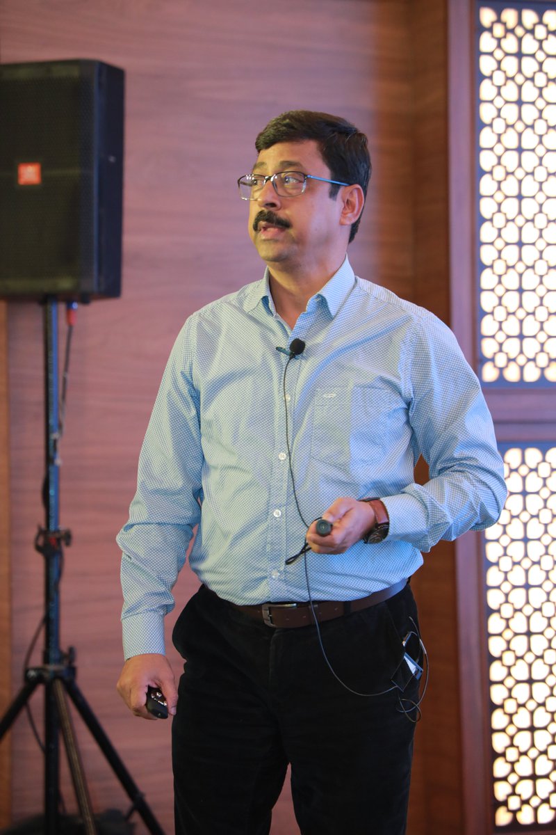 #sabic2024 <a href="/ChemicalScience/">Chemical Science</a> session was a blast. Day one had Vincent Artero chair Pradyut Ghosh, Debabrata Maiti, Jiten Bera and Dibyendu Das <a href="/RoySocChem/">Royal Society of Chemistry</a>