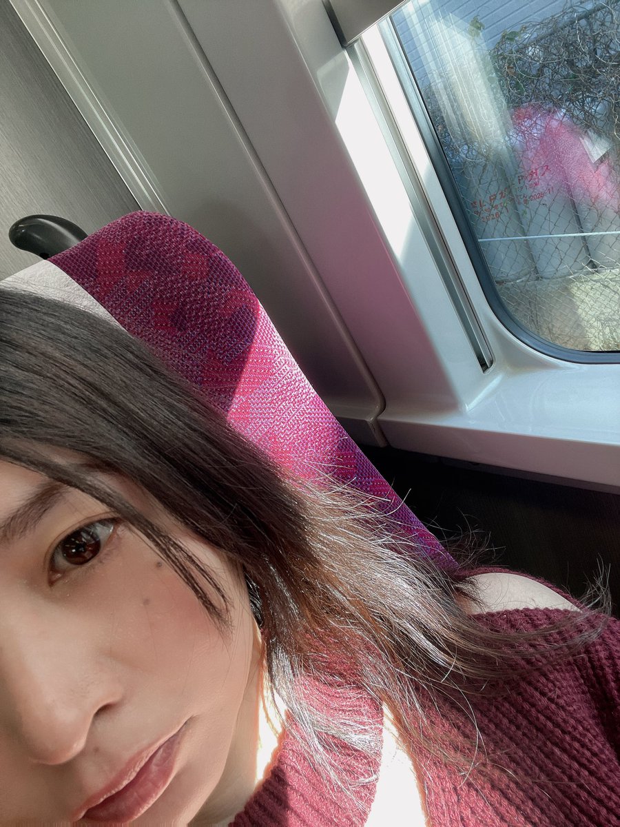 mikalive0403's tweet photo. 今日は 暖かい？
久しぶりのお出かけ🚃 https://t.co/XpLqqrDCO3