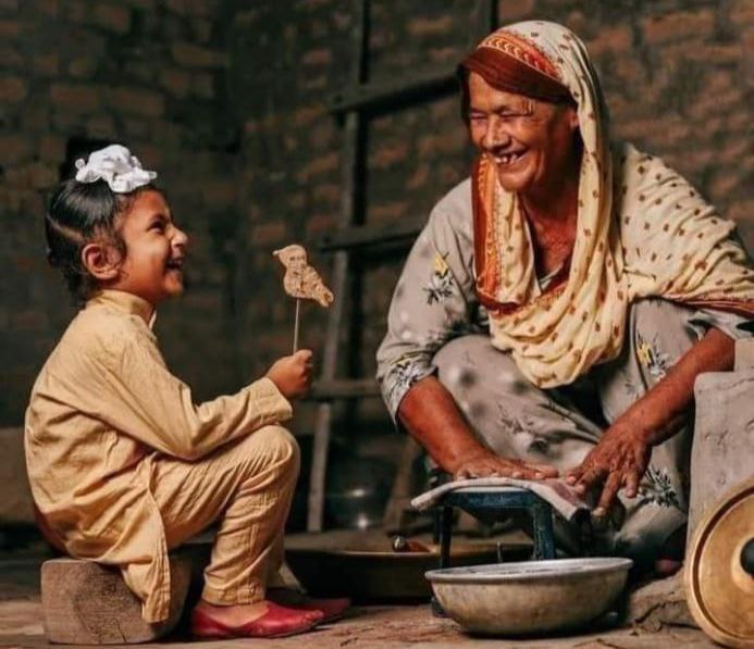 #𝑨𝒔𝒔𝒂𝒍𝒂𝒎𝒖___𝑨𝒍𝒂𝒊𝒌𝒖𝒎______________🥀🌼
मेरे घर में सभी खाना_____________🌼
🌼_____________बहुत अच्छा पकाते हैं.…

मगर जब मां पकाती है तो___________ 🌼
🌼_____________लज़्जत और होती है....
#𝑮𝒐𝒐𝒅__𝑴𝒐𝒓𝒏𝒊𝒏𝒈_________________🥀🌼