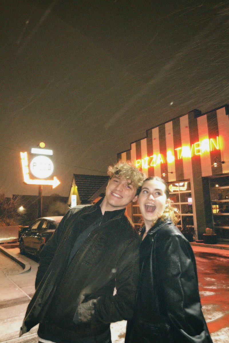 benstafford100's tweet photo. snowing in nashville 🌨️🌨️🌨️ https://t.co/VumWqhH94A