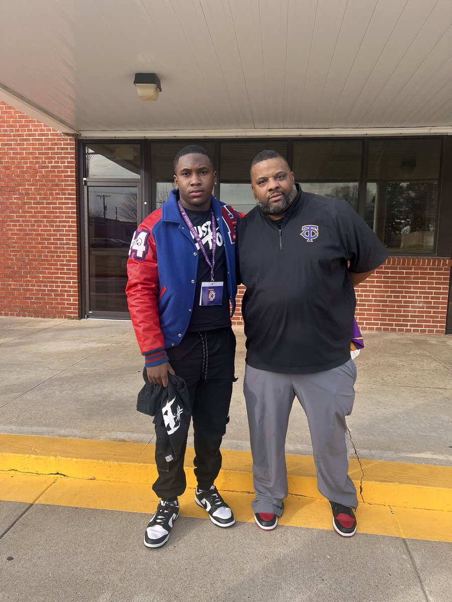 Thanks <a href="/Coach_JJackson2/">Coach Jarrail Jackson</a>  for having me down yesterday. This place really felt like home.
