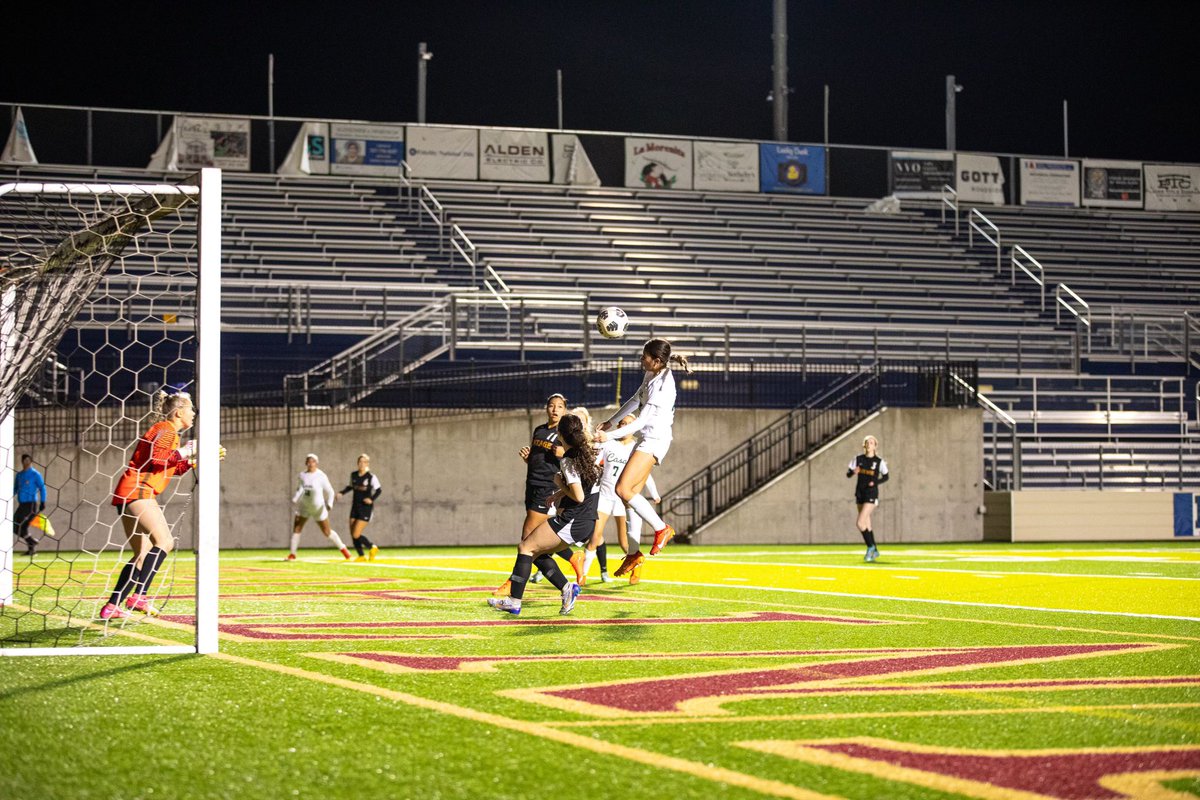 emilia_emmy_g's tweet photo. #header assist to @GabbyG_soccer thank you #mgpro https://t.co/QUjHyo1UwA for this sick photo of the final product & my new #profilepic @pdpreps @PrepSoccer @TopDrawerSoccer @SoccerMomInt @SSN_NCAASoccer #casagrandesoccer @ImYouthSoccer @NorCalPreSoccer @westcoastpreps_ https://t.co/ca7AMTGq1U