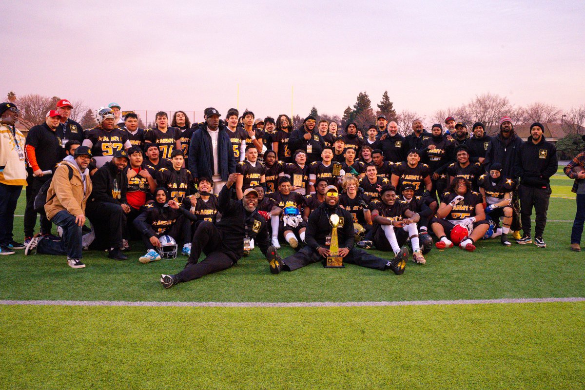 niulagoo's tweet photo. Honored to be selected for the Central Valley Best of the West Army Game! Proud to represent Lemoore! 🙌🏽🟣🟡 https://t.co/Z0R3vI11bb
