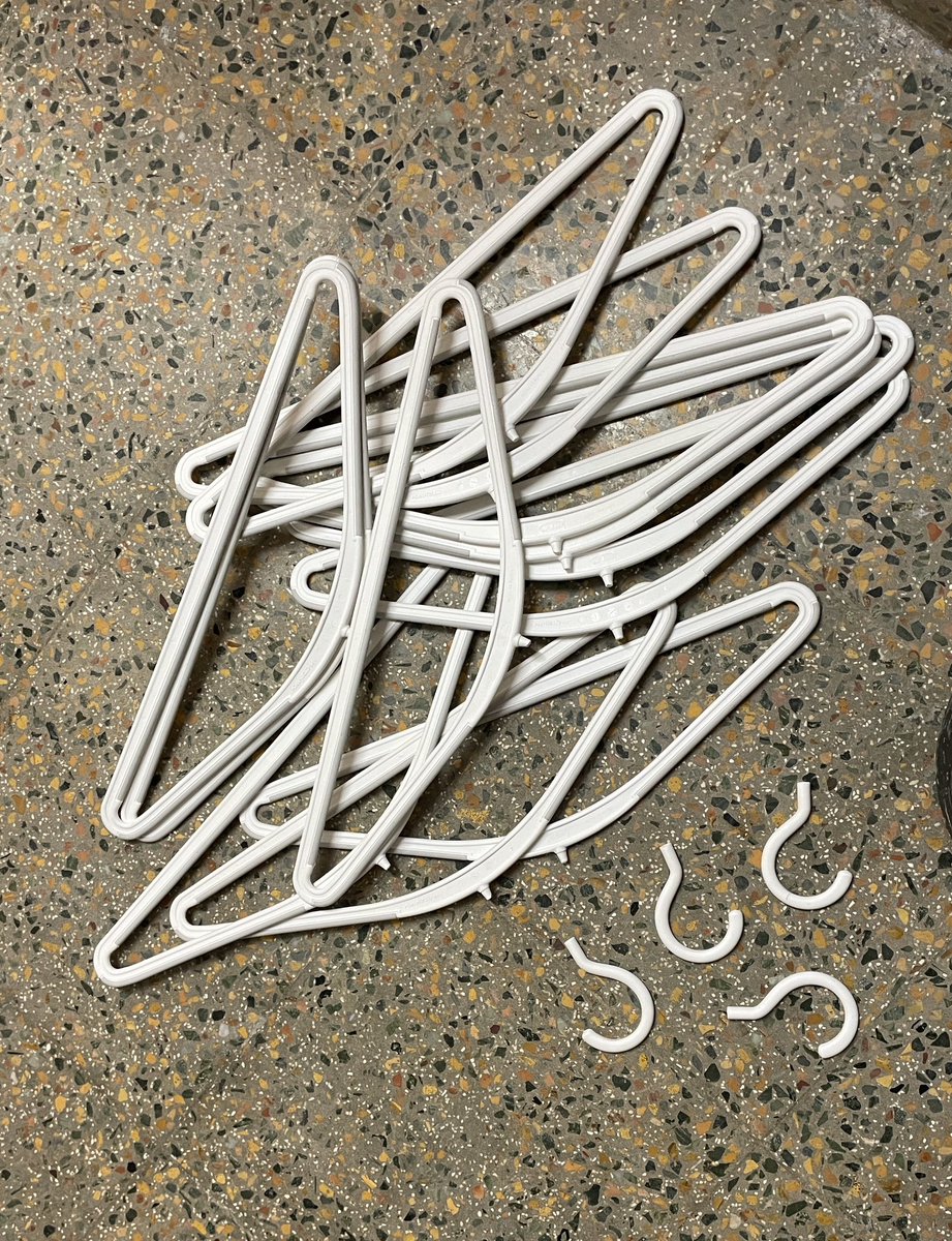 Vishnuvoice's tweet photo. Bought 200+ of hangers for my store; nearly half broke at the same spot. Never going to purchase from @IKEAIndia again. Heavily disappointed https://t.co/h4S1ln7GRQ