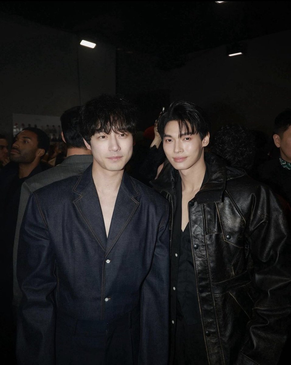 mayaonline2002's tweet photo. หล่อจนมิลานสะเทือน!! #วินเมธวิน เจ��าของตำแหน่ง Prada Ambassadorb ขณะเข้าร่วมชมแฟชั่นโชว์ PRADA คอลเลคชั่น Men’s Fall/Winter 2024 #PradaFW24 ที่จัดขึ้น ณ เมืองมิลาน ประเทศอิตาลี

นอกจากนี้ #winmetawin ได้พูดคุยกับดีไซเนอร์ระดับโลก Miuccia Prada พร้อมร่วมเฟรมหนุ่มสาวสุดฮอตแห่งยุค อาทิ Kentaro Sakaguchi นักแสดง-นายแบบสุดฮอตจากญี่ปุ่น รวมถึงพระเอกแถวหน้า Lee Jae Wook และสาวเจ้าเสน่ห์ KARINA วง aespa จากเกาหลีใต้ ที่เข้าร่วมชมโชว์ครั้งนี้อีกด้วย

BA PRADA WIN in Milan 

BA PRADA WIN in Milan 
#PradaFW24xWIN
#WINreadyforMilan 
#PradaFW24 #PradaxWin
#MAYATVOFFICIAL