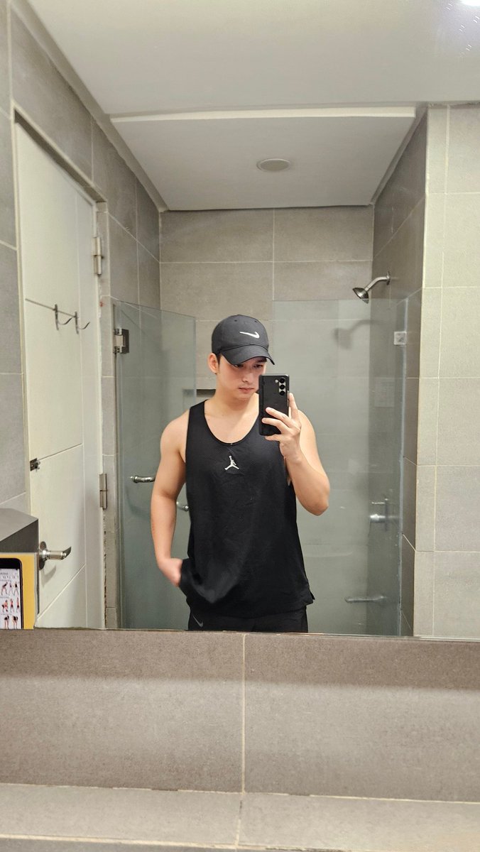 kylevergara's tweet photo. go big or go home https://t.co/JdM5AeH5qR