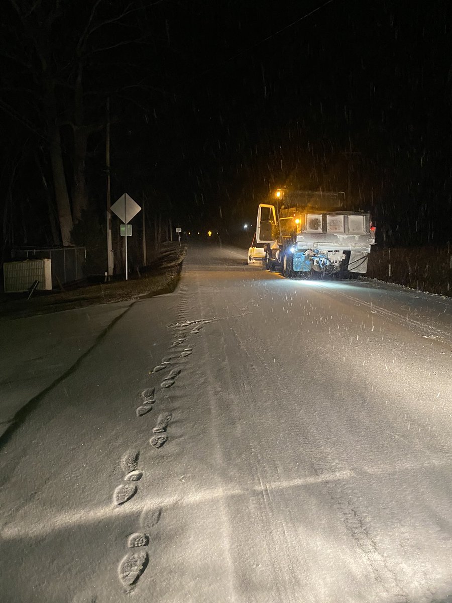 MarindaVannoy1's tweet image. On my way home tonight the person driving the snowplow truck saw I was struggling while trying to drive in the snow. He waited for me at the top of each hill to make sure I made it. On the last hill he stopped to see how much further I had to go. He didn’t know anything about me.…
