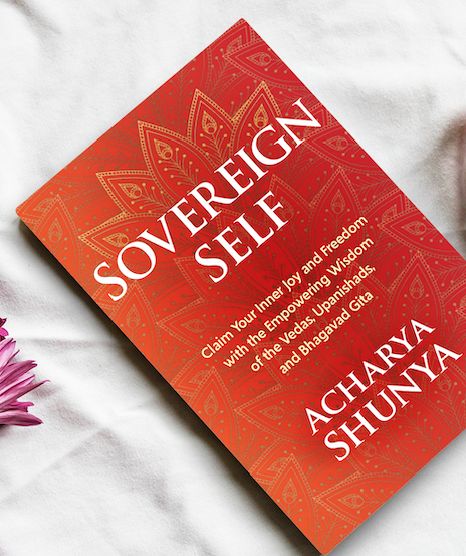 It is impossible to not view yourself as a part of the larger whole when you are living in true dharma, and embracing the pursuit of saatva. This leads to feelings of contentment and honor, even in difficult times. 🌟🌟🌟

🎨: @leaandroicart