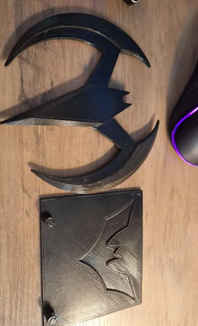 PruffessorPug's tweet photo. Some of my latest prints. The Batman Beyond one cant be finished till I get red paint. https://t.co/rQNCsW0tLN