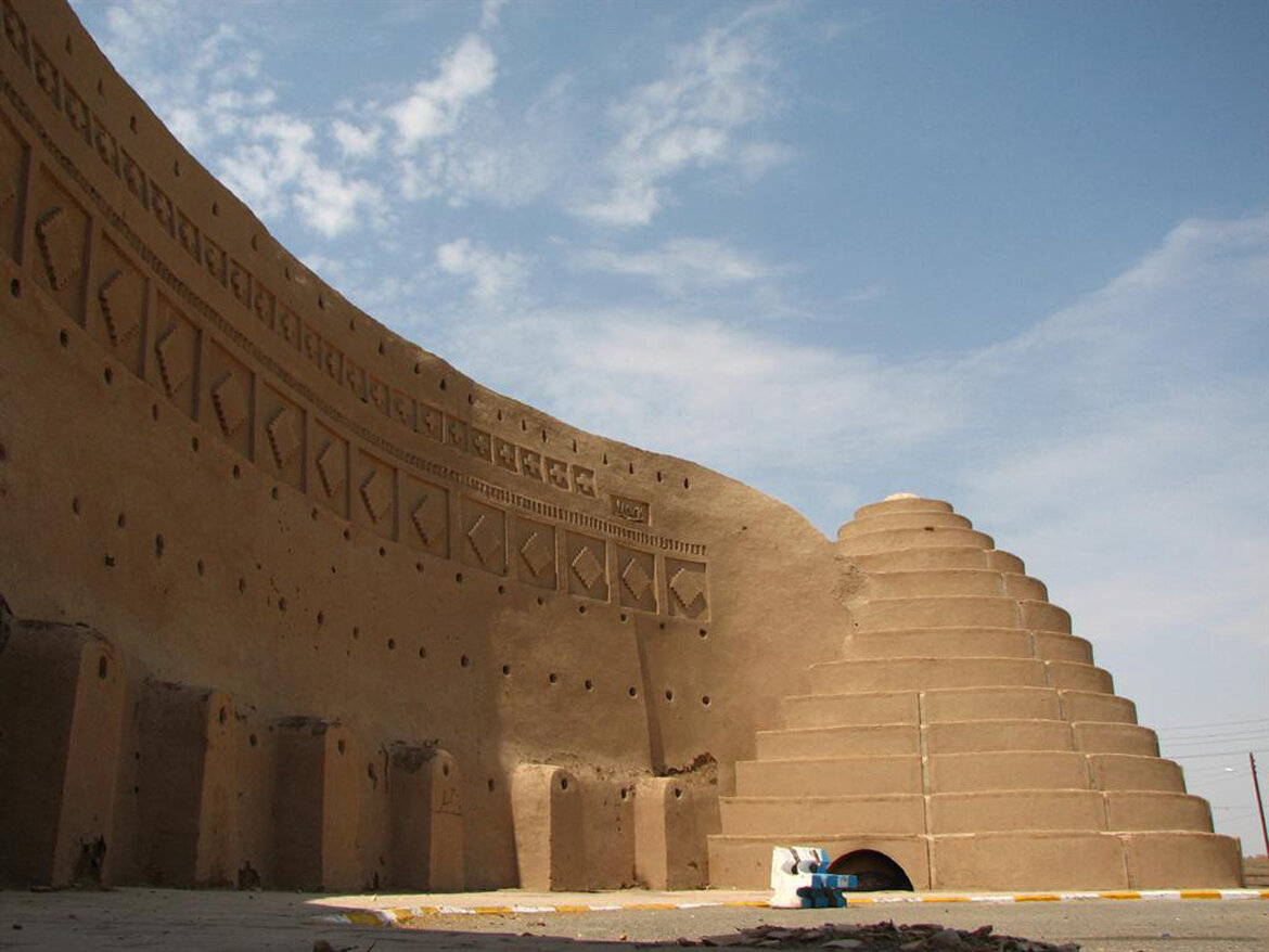 IranAir_IRI's tweet image. Restoration work is taking place on #Yakhchal-e Moayedi, one of the domed mud-brick structures where ancient #Iranians stored ice before the age of freezers and refrigerators. The word Yakhchal stands for “ice pit.” #Kerman #Iran