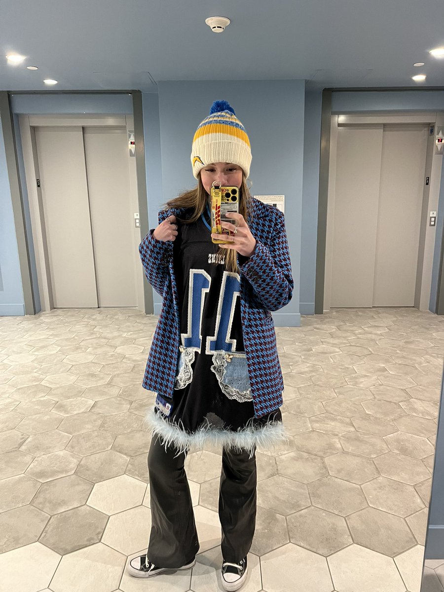 thotsonball's tweet photo. My Brownies are out but may the Lions roar! #DetroitLions #jaredgoff #nfl https://t.co/KeP4iUYChZ