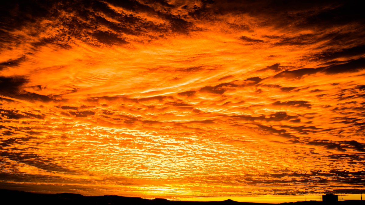 #Horizonte #Horizon #sunrise #photography #photossunrise #colorphotos #photos #landscape #landscapephotography #photoskies #cloudsphotos #streetphotography #photstyle #skyorange #colorsky