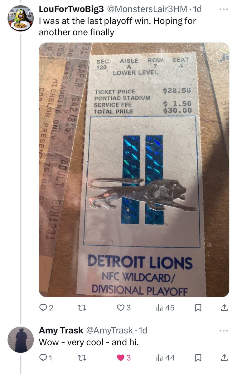 Lions win! I was there last time they won a playoff game. Go Lions 🔥
