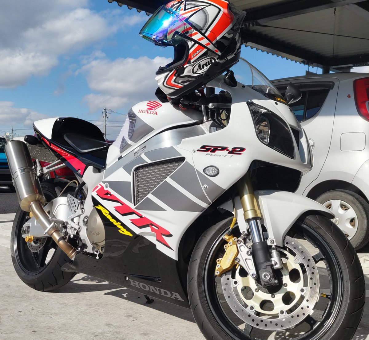 cbr660rr's tweet photo. クラッチレリーズ交換してやっと乗れるようになった〜今週は夜勤なので今年の初ライドは近所をブラブラ。週末が楽しみ😁
#バイク好きと繋がりたい #バイクのある生活 #バイク好きな人と繋がりたい #バイク今年初走行 #VTR1000SP https://t.co/6MoEHA2gHF