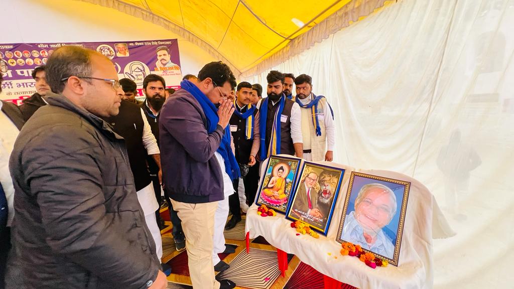 BhimArmyChief's tweet photo. लोकसभा चुनाव की तैयारी हेतु जनपद सीतापुर में ज़िला स्तरीय कार्यकर्ता सम्मेलन में अपनों के बीच। https://t.co/eJsFpagOJY