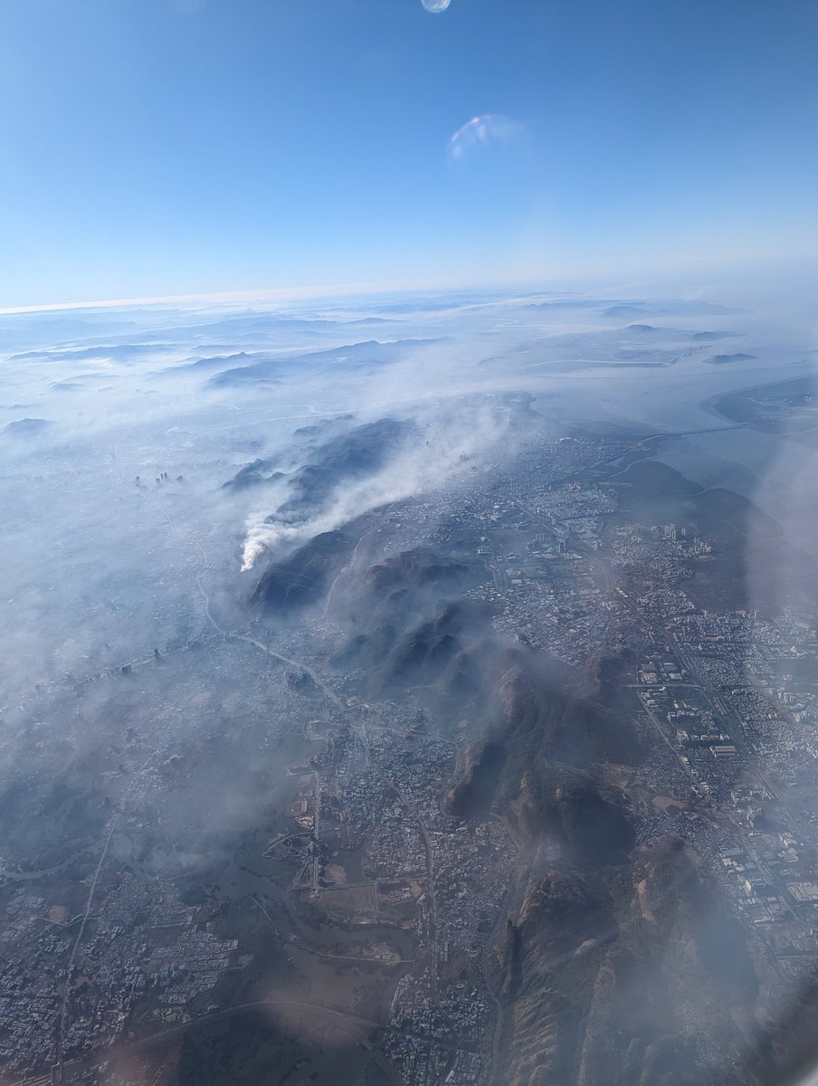 Mumbai, you are breathing this toxic air! #mumbai #AirPollution  @mybmc 
Seen from flight this morning