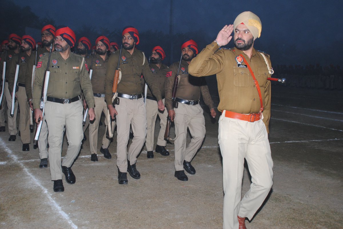 BathindaPolice's tweet image. SSP Bathinda conducted a General parade at Police Lines Bathinda and welfare meeting of Police officials today. Certificates were awarded to the Police Personnel demonstrating exemplary adherence to uniform standards and for doing good duty.
#GeneralParade