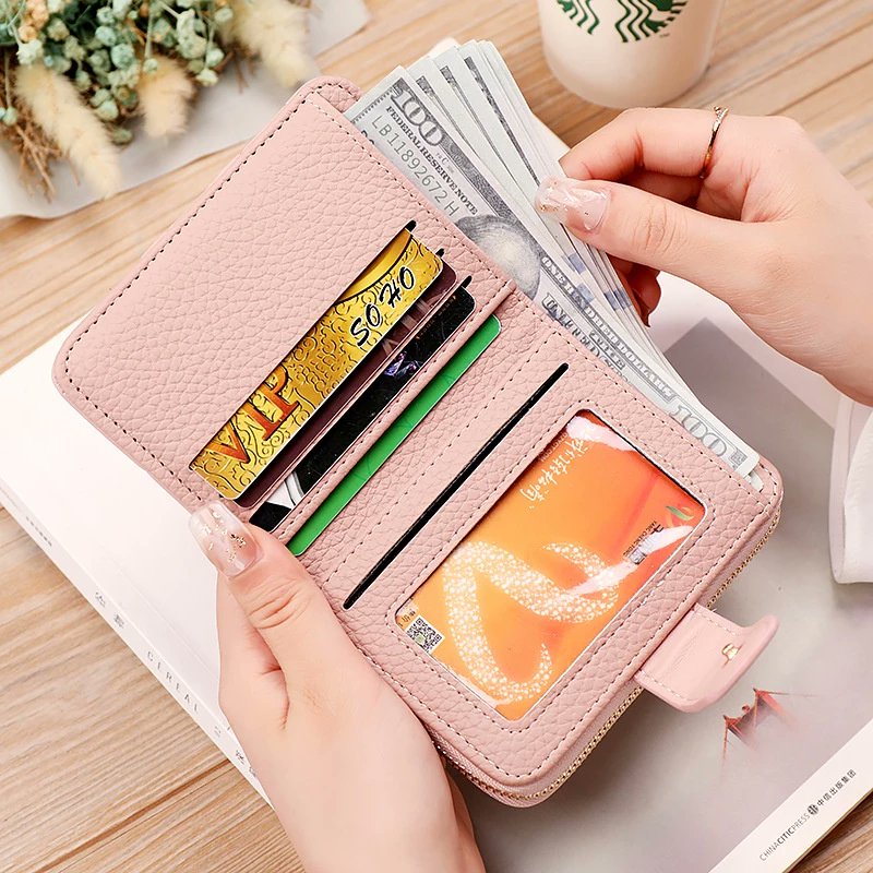 aurapallas's tweet photo. cek cek rekomendasi dompet lucu banget sih ini, banyak space buat kartu kesayangan, foto mas jamal dan pastinya uang xixixi 🥰✨ #racunshopee #zonauang #zonajajan #zonabelanja 

💰 a thread 💰 https://t.co/2qkaH4adc7