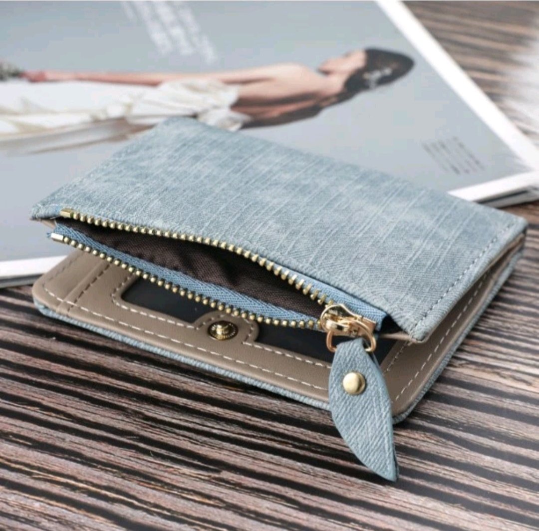 aurapallas's tweet photo. cek cek rekomendasi dompet lucu banget sih ini, banyak space buat kartu kesayangan, foto mas jamal dan pastinya uang xixixi 🥰✨ #racunshopee #zonauang #zonajajan #zonabelanja 

💰 a thread 💰 https://t.co/2qkaH4adc7