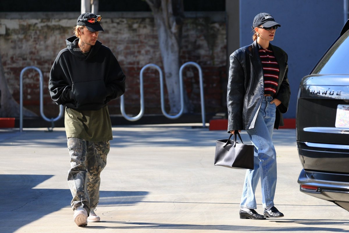 bieberupdate_jp's tweet photo. 1月14日カリフォルニア州ビバリーヒルズにてジャスティンとヘイリービーバー https://t.co/rDuOQQTEHH