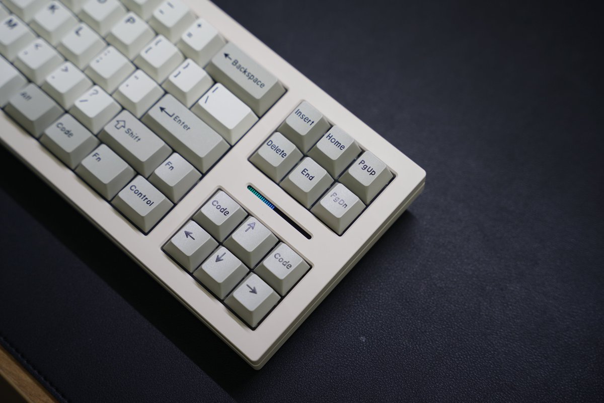 👥 **GB Alert!** 

Gather your squad because we're kicking off a special group purchase event. Buy together, type together! 🤝💻

#DaringRun #DaringRunKeyboard #DR70F #customkeyboards #mechanicalkeyboard #desksetup #customkeyboard #mechanicalkeyboards #GB #grouppurchase