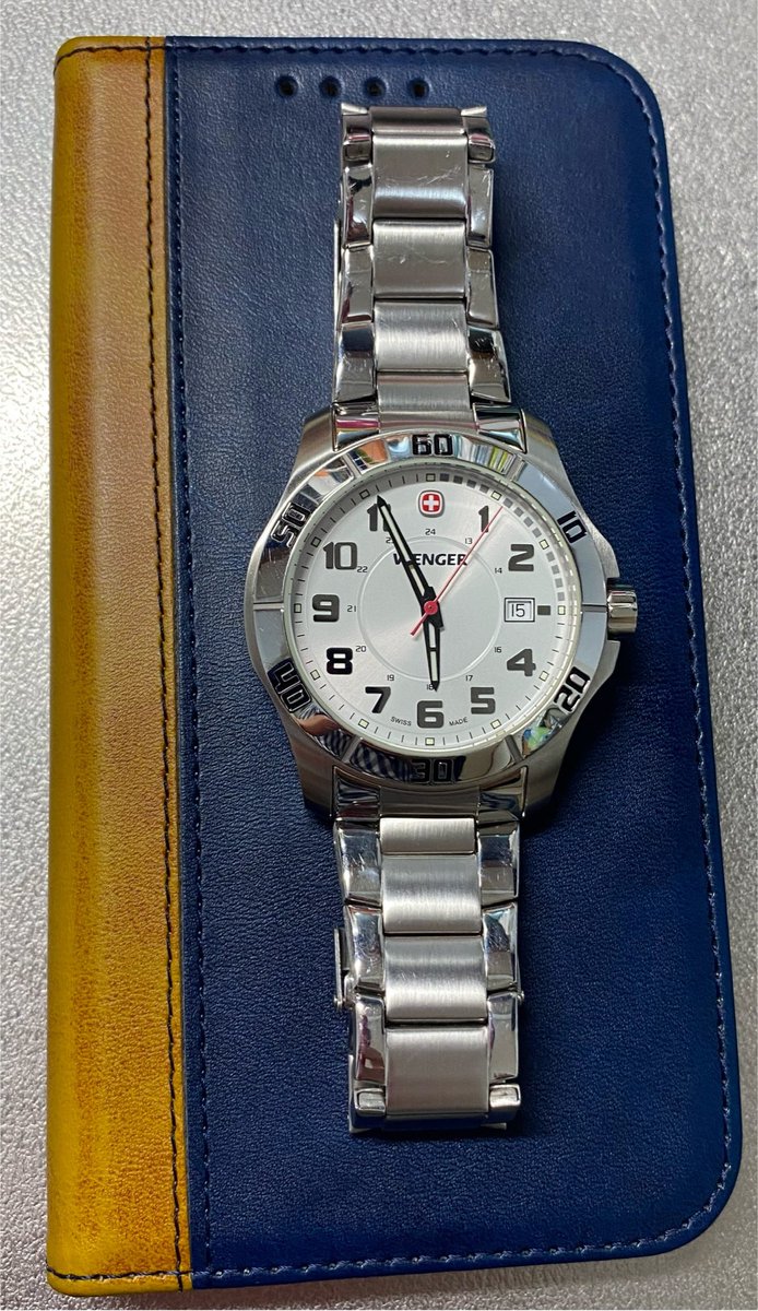 daichi_nkn's tweet photo. 気がついたら腕時計⌚︎の時刻が狂っていることがあって、電池切れなのかなと思っていました。私はスマホの上に時計を置いてしまう癖があって、そのとき���時計を見たら止まっているのを発見しました😳スマホの磁気で時計が止まったり狂ったりするらしいです。まさかそんなことが原因だったとは💧 https://t.co/4U61vC0aK6