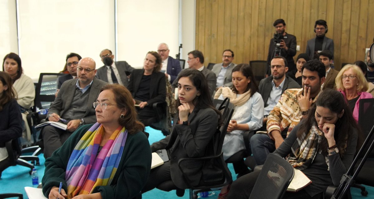 ranahamzaijaz's tweet photo. &amp; its manifestation as civil strife, institutional failure &amp; threats to human security. In particular the focus was on opportunities to reorganize institutions to adapt in the field of water, food security and energy and strengthening local governance for mitigation &amp; adaptation. https://t.co/pyYS7j4HIX