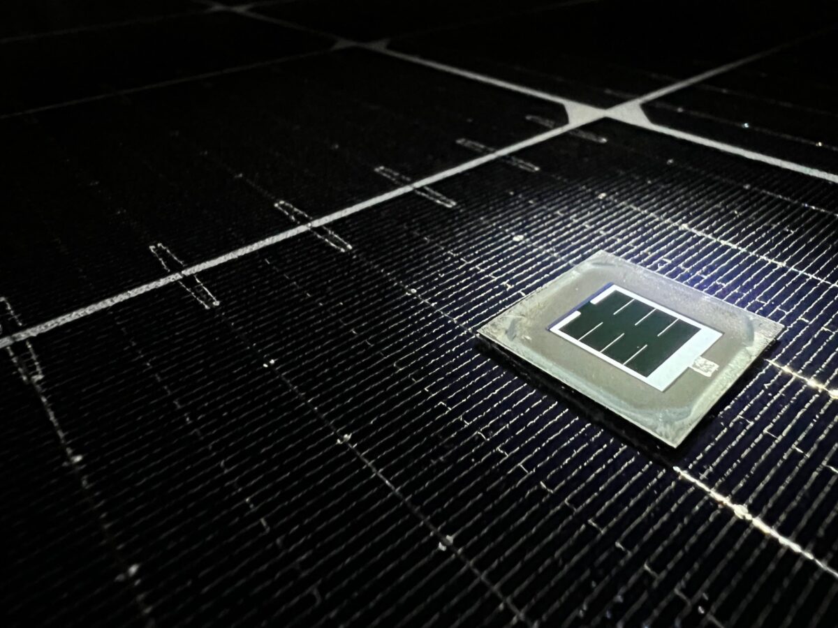 Perovskite-silicon tandem solar modules must ensure degradation rate of 0.4%/year to compete with crystalline silicon: Researchers from Saudi Arabia's King Abdullah University of Science and… dlvr.it/T1P9c6 #ModulesUpstreamManufacturing #TechnologyandRD #Perovskite