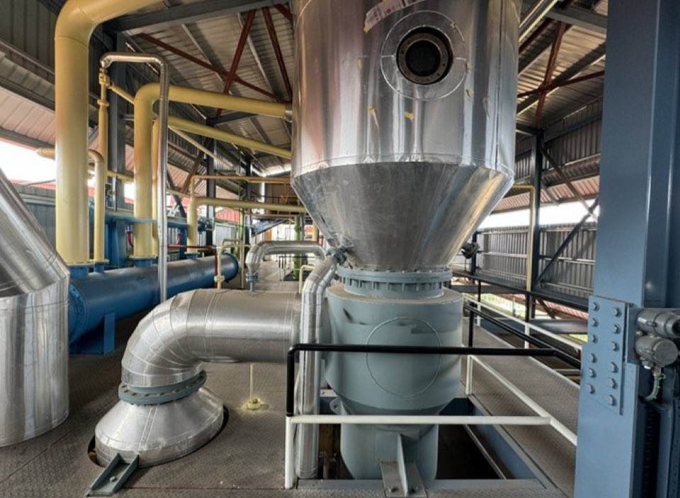 TillahBlessed's tweet photo. Hizi ni baadhi ya mashine zilizo pata #MSAMAHA wa #USHURU wa forodha kwa 100%
Hiki ni kiwanda (UWEKEZAJI) cha kukamua alizeti Wildflower Grain and Oil Mills Company Limited kinachomilikiwa na #MTANZANIA hapa Singida
https://t.co/XI6WYgGfiE https://t.co/aee7GAekV6