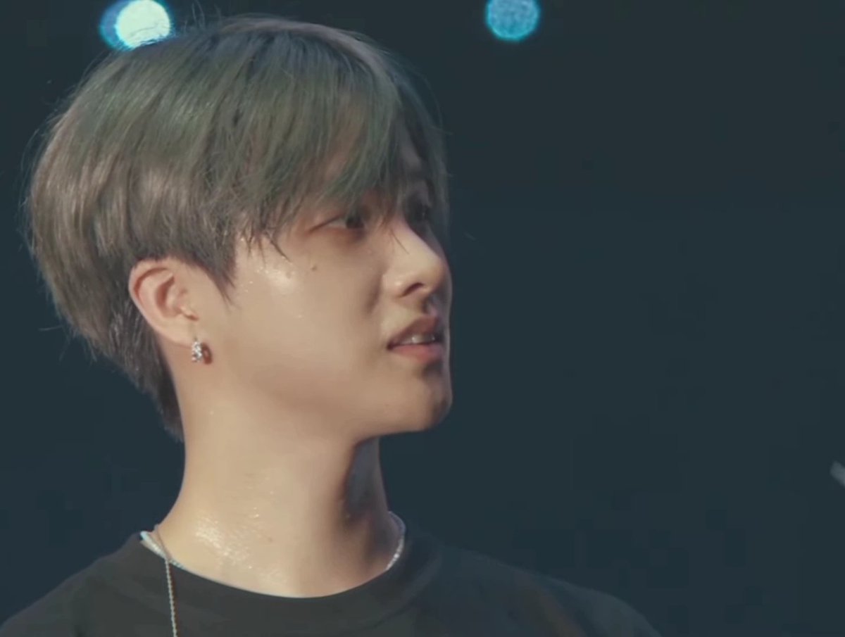 jiwonscherry's tweet photo. this jinhwan reaction is so cute when he got a letters from his bros. he looks so confused😹 https://t.co/Xo56o7ONuB