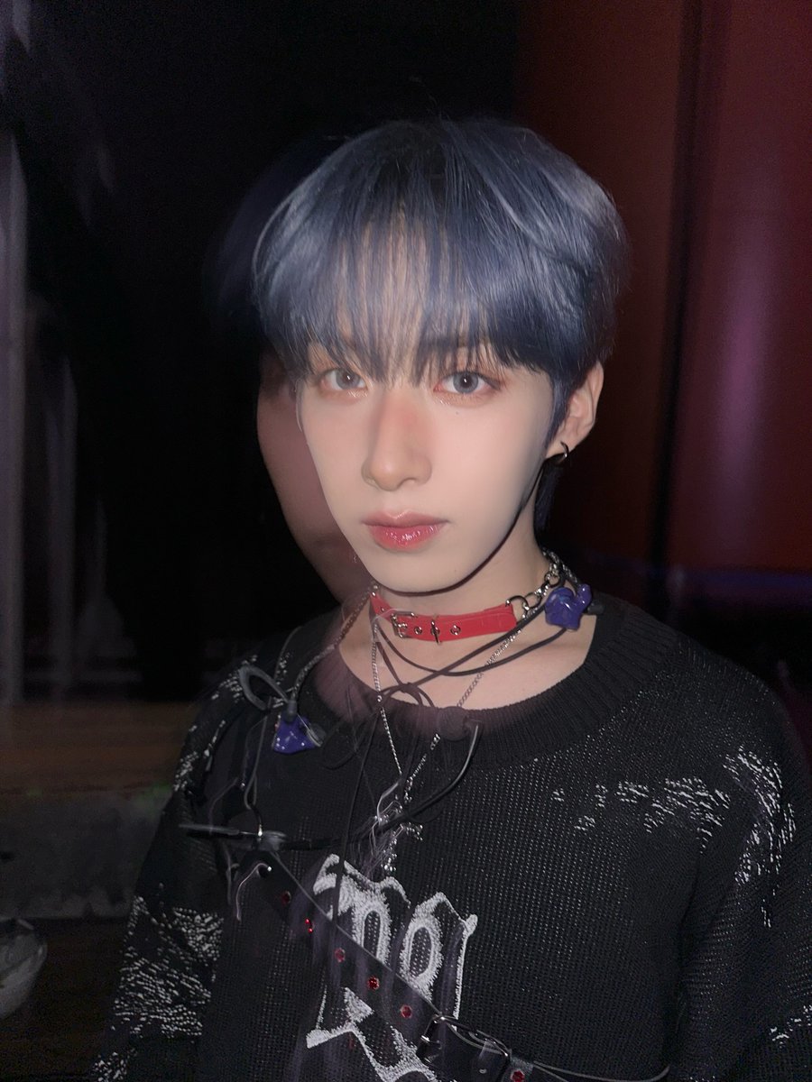 official_ONEUS's tweet photo. [#시온]
늦었지만 시상식 사진ㅎㅎ 달님들 덕분에 연말도 연초도 행복한 지금! 오늘도 너무 많이 사랑해 우리 달님들🌏💜🌙 https://t.co/bkTR6p5mZB