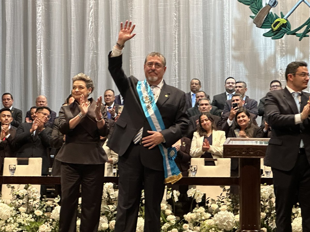 aliciabarcena's tweet photo. Emocionante ceremonia de toma de posesión y discurso de @BArevalodeLeon un gobierno progresista y de transformación. Represento a @lopezobrador_ y tod@s las delegaciones le mandan agradecimiento por su apoyo al pueblo de #Guatemala https://t.co/IIXoweIYph