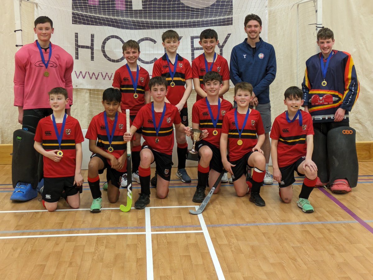 sport_smc's tweet photo. Future hockey stars alert! Huge congrats to our U14s who won the @HPC_hockey indoor tournament on Saturday against some of the best clubs sides in the country. They have a bright future ahead #lefthandlow #lefttorightdrag #stewmelhockeyfamily https://t.co/C8OHELjNDc