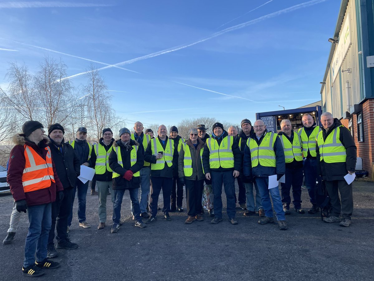 BrianD462's tweet photo. Well done to all the Northern Area Freemasons who gave up their Sunday morning to Marshall the 10k run in aid of the East Lancs Hospice. It was cold, but the buzz about the event, which was well attended, was great? @elhospice @ELMasonsNorth https://t.co/MUEbiGf2Sv