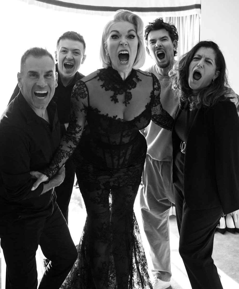 📸: Hannah Waddingham and her team (James Yardley, Stephen Sollito, Richard Collins, Annick Mueller) photographed by @parkerburrphoto for the 81st #GoldenGlobes while wearing bespoke @suzanneneville