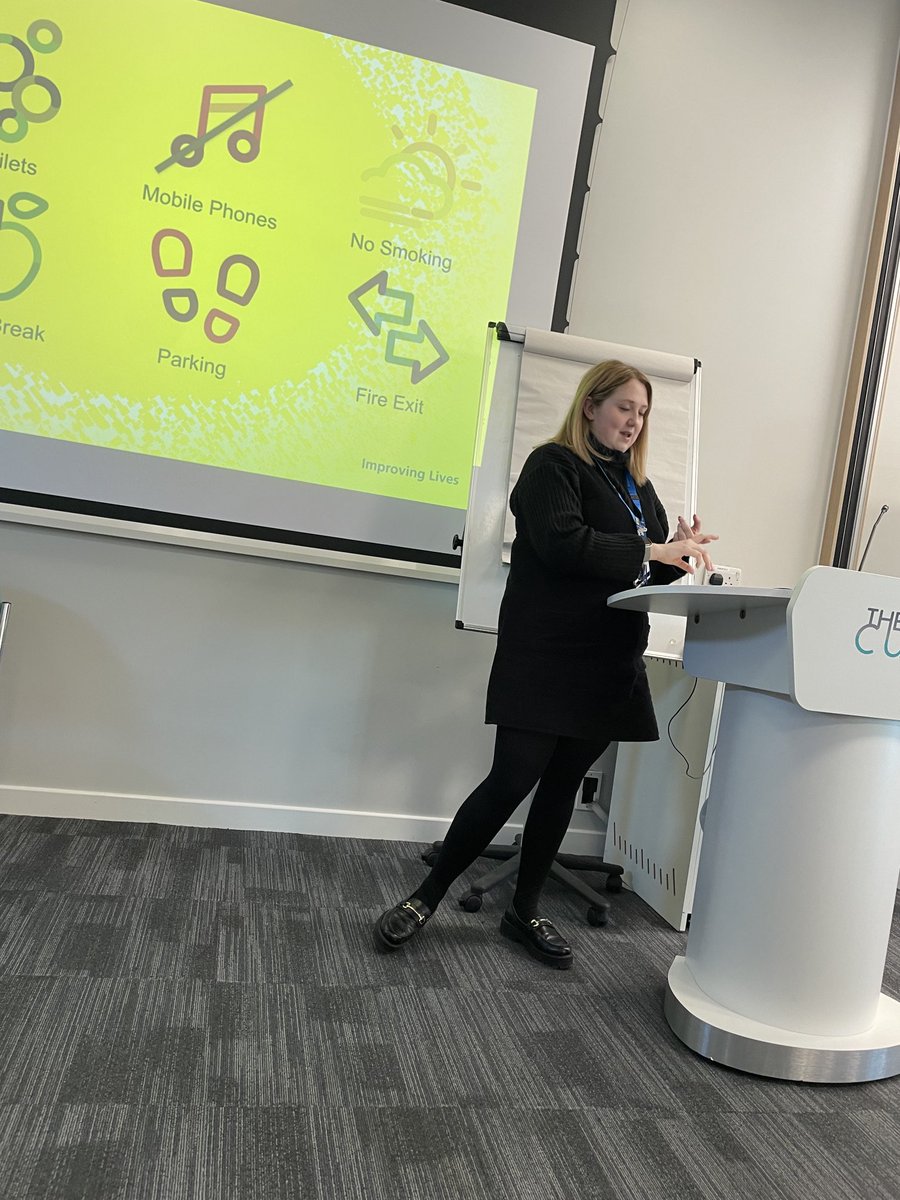 warnetony's tweet photo. Gemma starts off our induction day here at #welcometogmmh - and it’s a full house https://t.co/TlcU9pPqqr