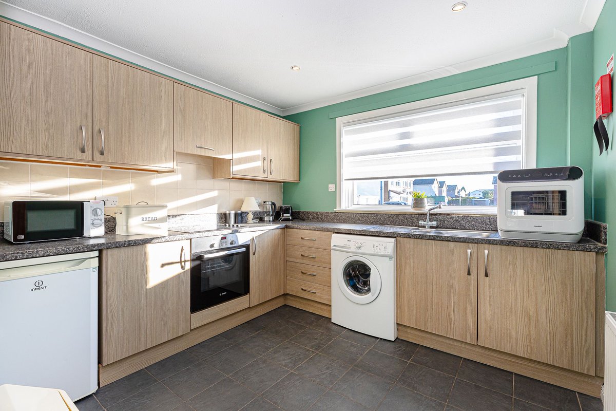 ForthResLetting's tweet photo. New Year, new home?  Available for an immediate move in - 3 bedroom bungalow in Causewayhead with private gardens and garage.  Contact us to view. https://t.co/2D90lrUivm