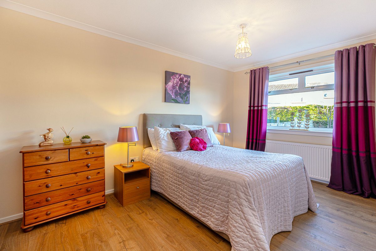 ForthResLetting's tweet photo. New Year, new home?  Available for an immediate move in - 3 bedroom bungalow in Causewayhead with private gardens and garage.  Contact us to view. https://t.co/2D90lrUivm
