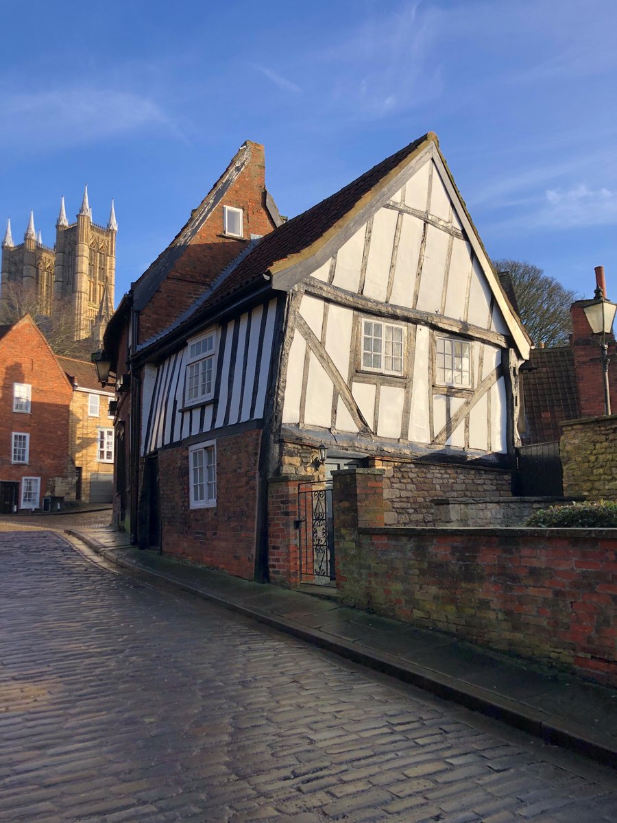 Work to safeguard 40-42 Michaelgate in Lincoln has begun! To read more about the works, please follow the link below: heritagelincolnshire.org/news/40-42-mic…