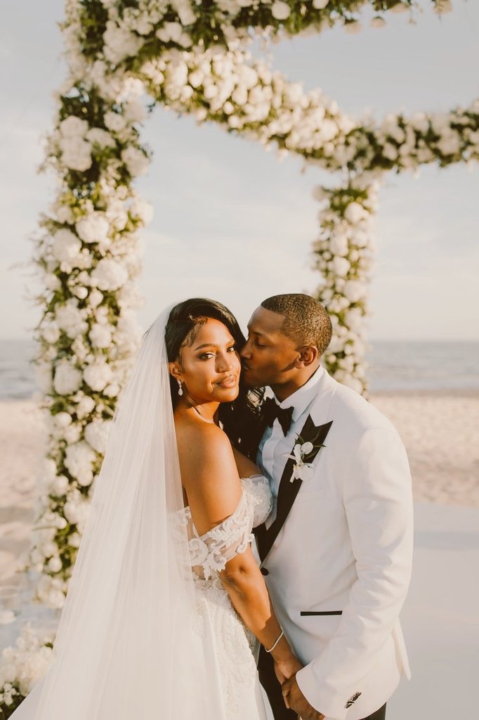 mknwaar's tweet photo. C'est possible de vouloir se marier🫂 dans deux ans et être célibataire actuellement🤲 ? https://t.co/N5RIcI0iRh