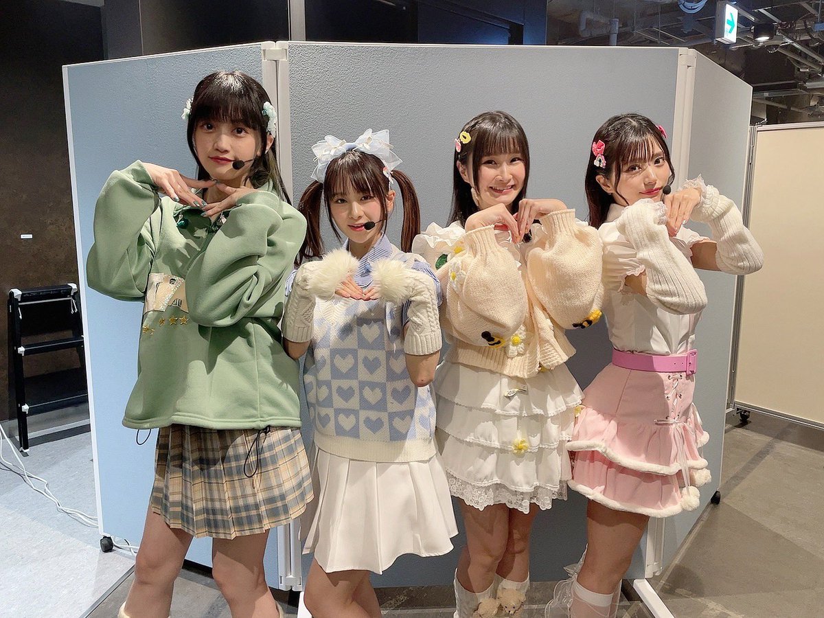 t_chiemi1006's tweet photo. 1年生曲！「Waku Waku! Monday Morning」
1年生らしくわちゃわちゃ可愛い曲💓
みんなで歌って踊って楽しかったな🌈 https://t.co/XyxZbSCiLP