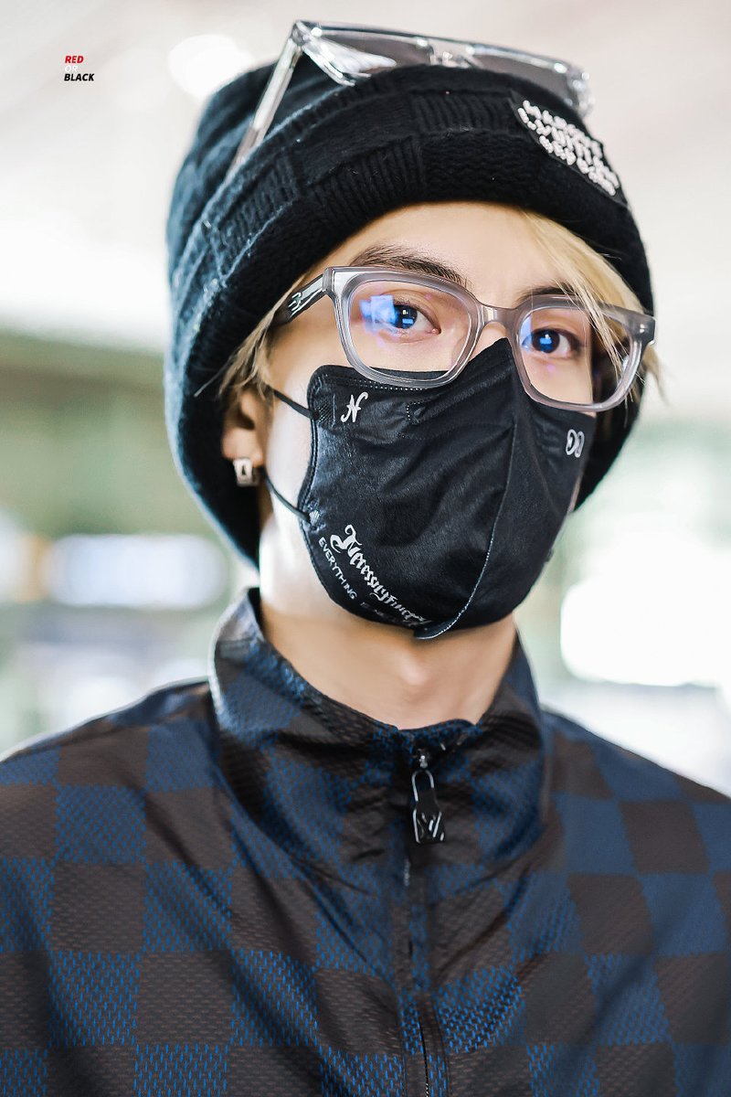 XDH_Bella's tweet photo. แม่ REDORBLACK COME BACK! 
ดีใจละสิ แฟนคลับที่รักกันมายาวนานมาหา 
#DylanWang รักกันไม่เปลี่ยนแปลง https://t.co/cizOMwdsrX