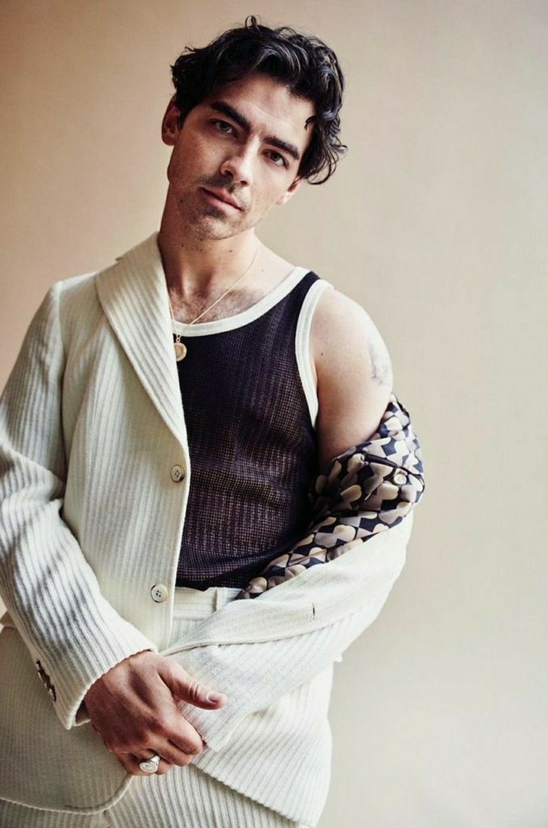 JonasVideoGirl's tweet photo. I love love love these photos https://t.co/bN4f5RMJHY